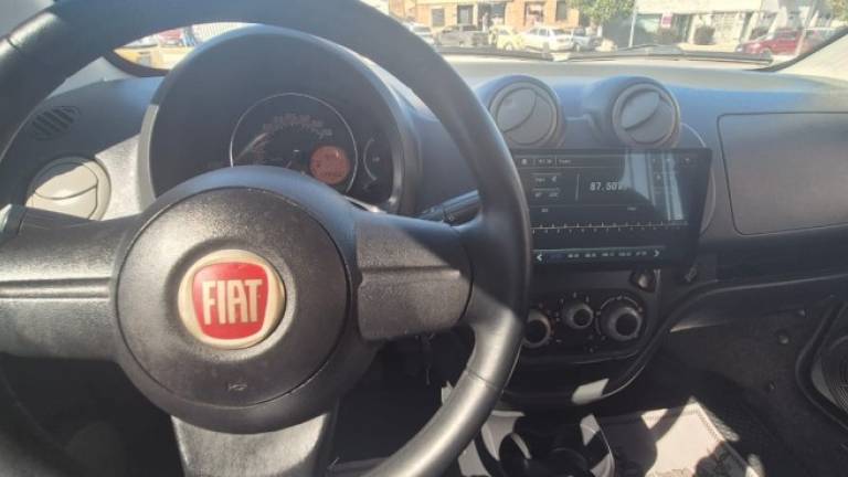 FIAT - UNO - 2011/2011 - Prata - R$ 28.000,00