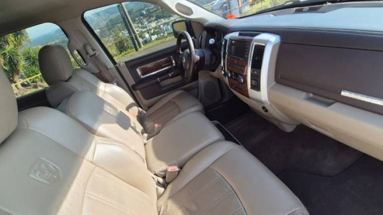 DODGE - RAM - 2012/2012 - Branca - R$ 208.900,00
