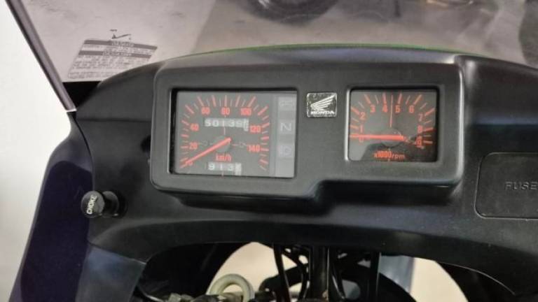 HONDA - NX 350 SAHARA - 1997/1997 - Roxa - R$ 15.000,00